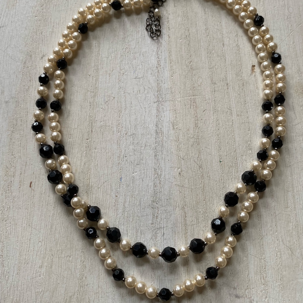 212 Vintage Necklace 6$